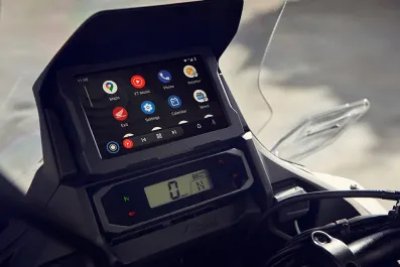 6.5-inch touchscreen