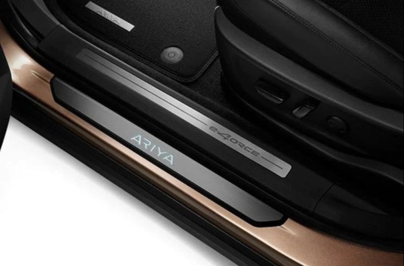 SIGNATURE ILLUMINATED KICK PLATE - £304 https://www.brayleys.co.uk/assets/media/ariyasignatureilluminatedkickplate.jpeg
