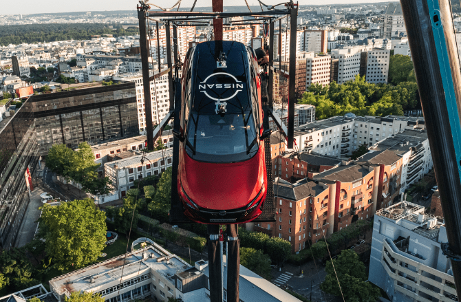 New Nissan Qashqai breaks world record for highest bungee jump with a car