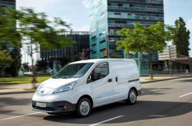 Nissan e-NV200 Triumphs At The What Van? Awards
