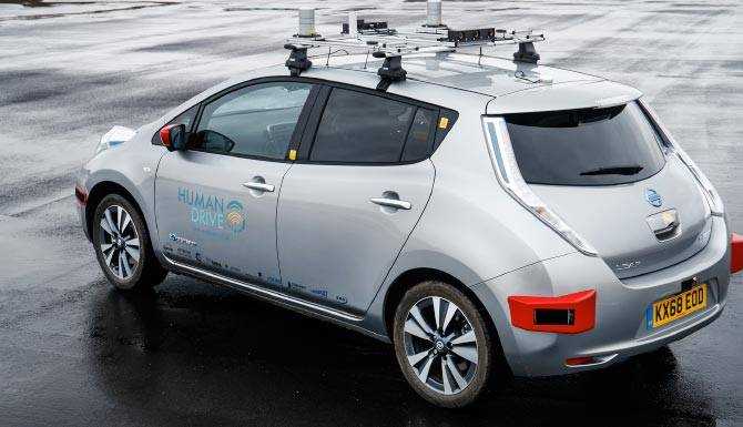 grey-self-driving-nissan-leaf_1