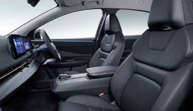 ariyafrontinterior_1