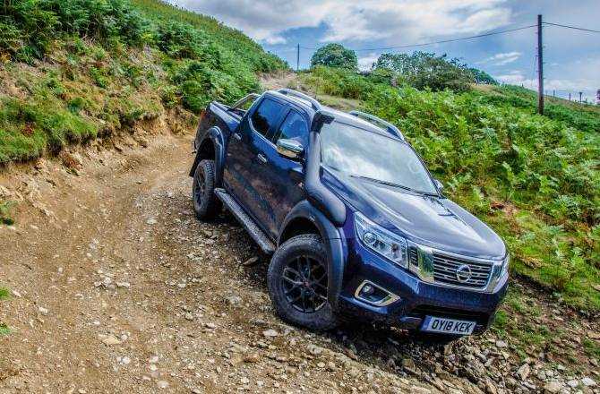 Top Award For Nissan Navara OFF-ROADER  AT32
