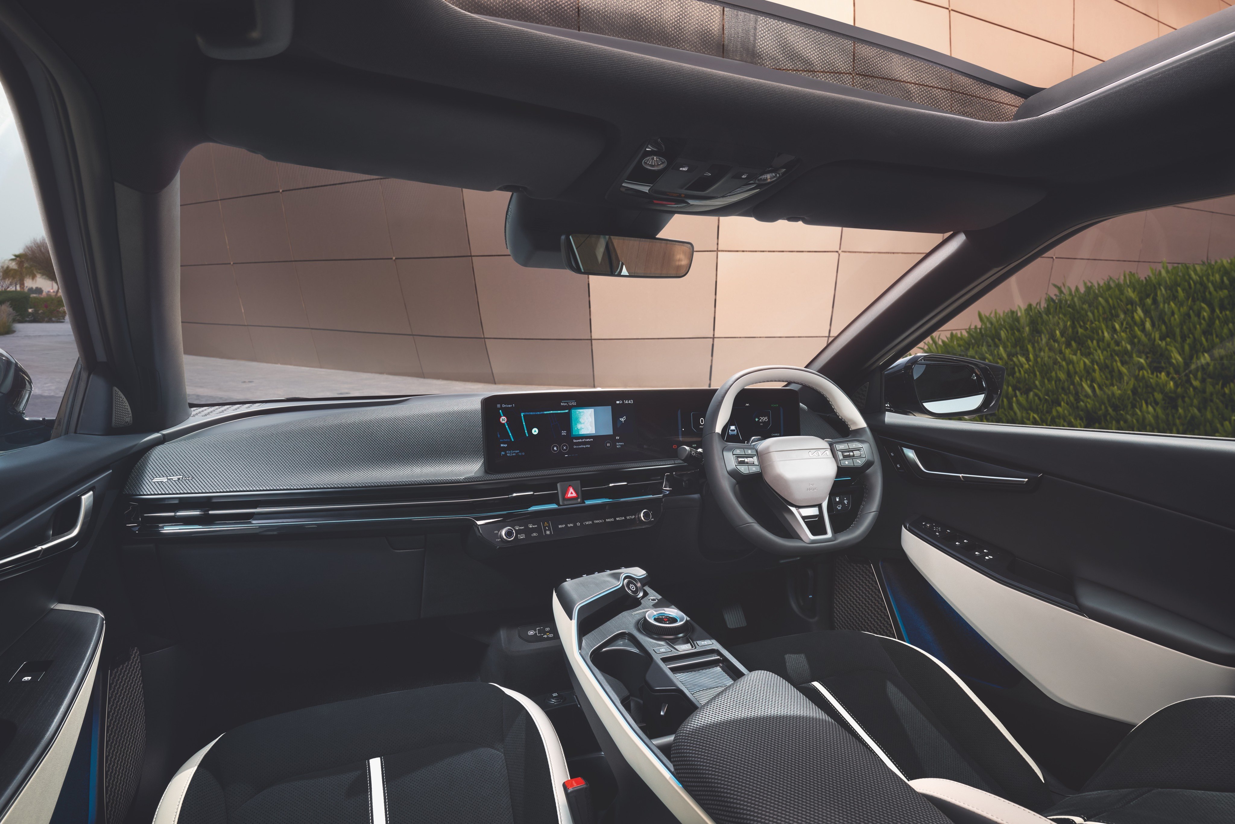 New EV6 - Lifestyle 3