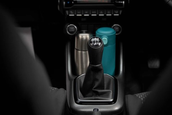 suzuki ignis interior