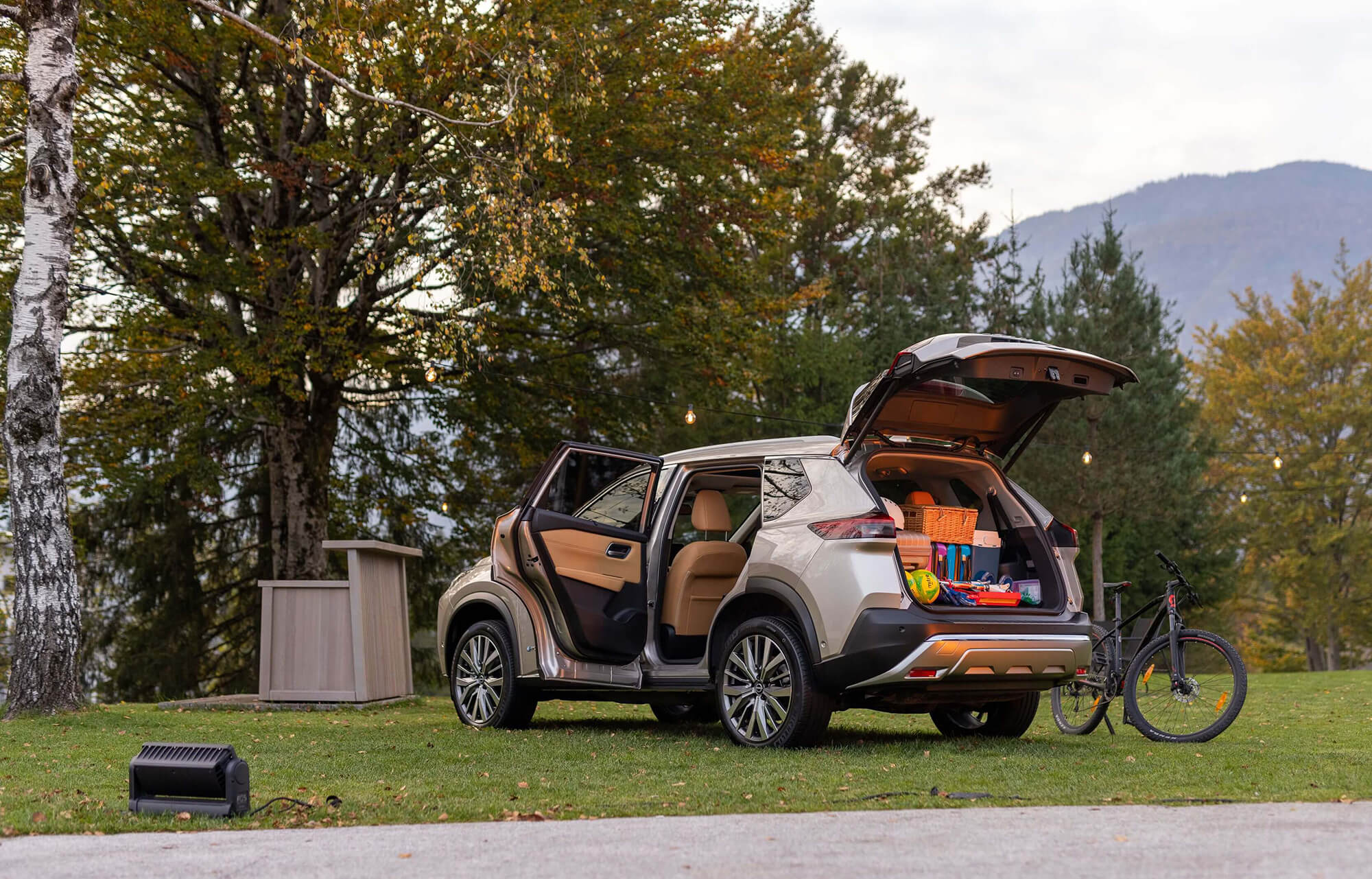 Extend the abilities of the all-new, electrified Nissan X-Trail through a comprehensive line-up of accessories