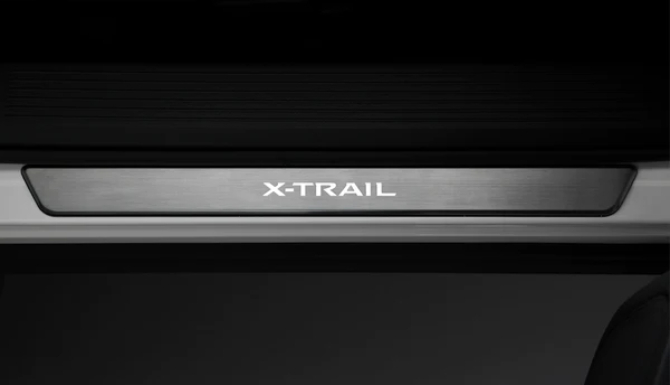 PREMIUM ILLUMINATED KICK PLATES - £585 https://www.brayleys.co.uk/assets/media/xtrail_25.jpg