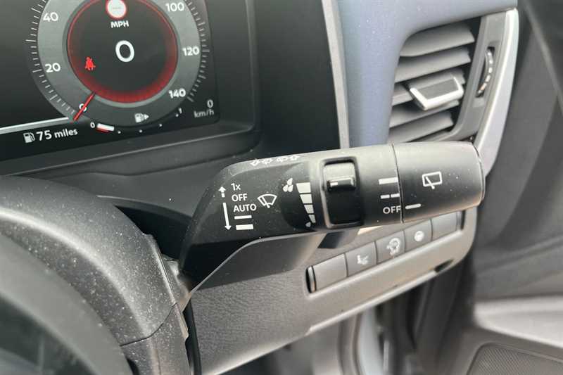 NISSAN QASHQAI 1.3 DIG T MH 158 TEKNA 5DR XTRONIC AUTOMATIC 19,028 MILES PETROL...