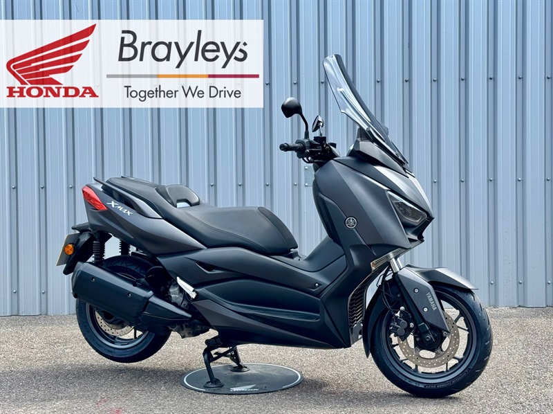 YAMAHA X-MAX 300