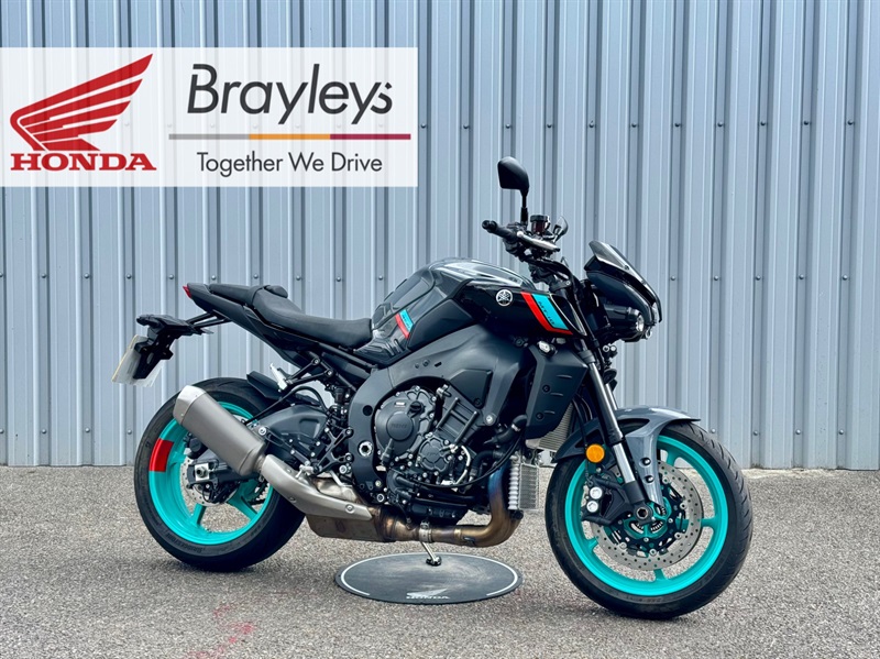 YAMAHA MT-10